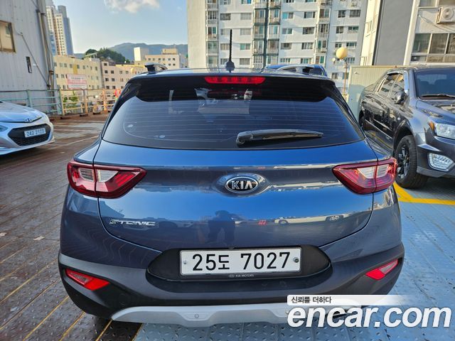 Kia Stonic из Кореи Encar