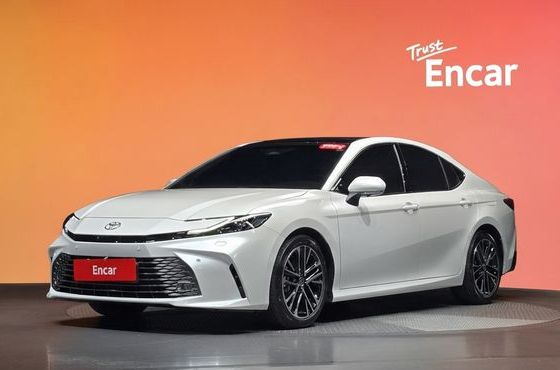 Toyota Camry 2.5 XLE Premium Hybrid — пробег 7 458 км — фото 1 из 5
