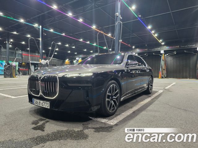 BMW 7-Series 740i xDrive M Sport — пробег 28 000 км — фото 1 из 5