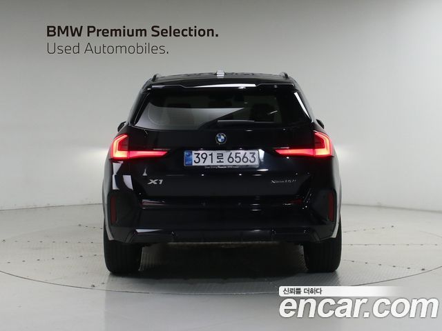 BMW X1 xDrive 20i M Sport — пробег 10 852 км — фото 3 из 5