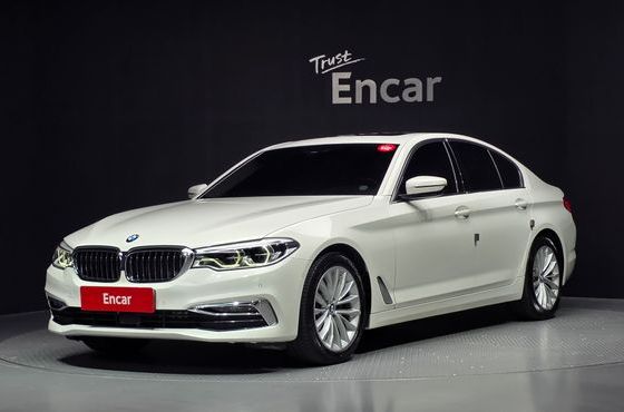 BMW 5-Series 520d Luxury Plus — пробег 53 854 км — фото 1 из 5