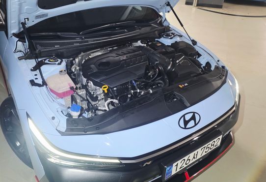 Hyundai AVANTE 2.0 N — пробег 61 000 км — фото 3 из 5