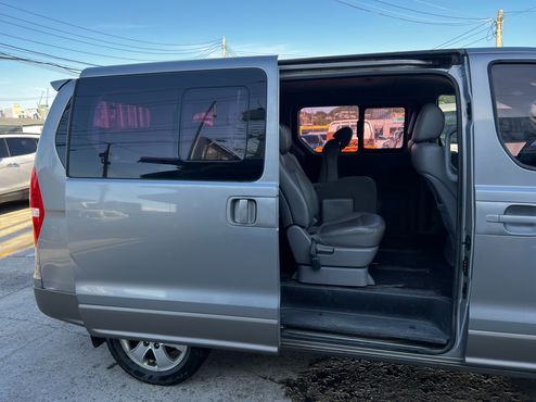 Hyundai Starex 4WD 11-Seater Wagon HVX VIP Package — пробег 173 444 км — фото 5 из 5
