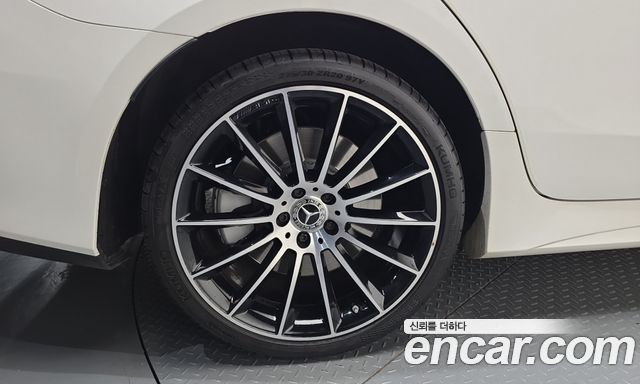 Mercedes-Benz CLS-Class CLS450 4MATIC AMG Line — пробег 56 040 км — фото 5 из 5