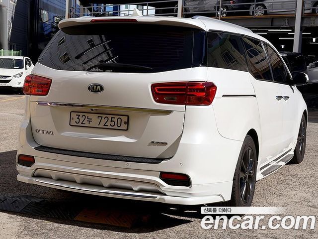 Kia Carnival из Кореи Encar