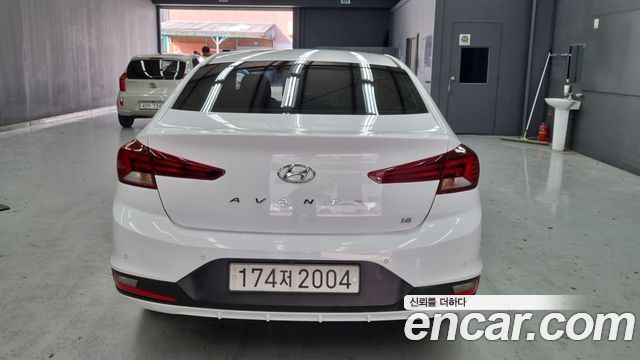 Hyundai AVANTE 1.6 Smart — пробег 96 304 км — фото 2 из 5