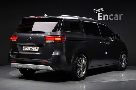 Kia Carnival 9-seater Prestige — пробег 194 892 км — фото 2 из 5