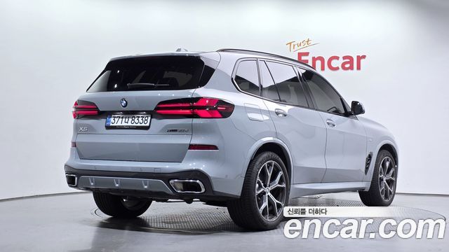 BMW X5 xDrive 30d M Sport — пробег 4 985 км — фото 2 из 5