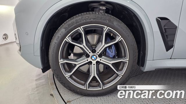 BMW X5 xDrive 30d M Sport — пробег 4 985 км — фото 5 из 5