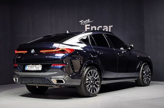 BMW X6 xDrive40i M Sport — пробег 8 177 км — фото 2 из 5