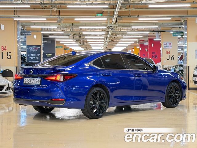 Lexus ES F-Sport — пробег 48 500 км — фото 2 из 5