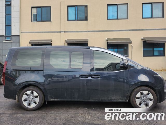 Hyundai Staria 4WD Tourer 9-Seater Modern — пробег 75 884 км — фото 3 из 5