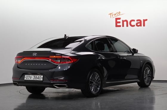 Hyundai Grandeur Exclusive Special — пробег 135 766 км — фото 2 из 5