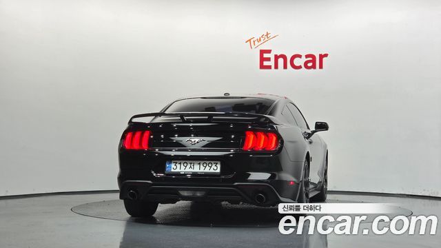 Ford Mustang Coupe — пробег 64 652 км — фото 4 из 5