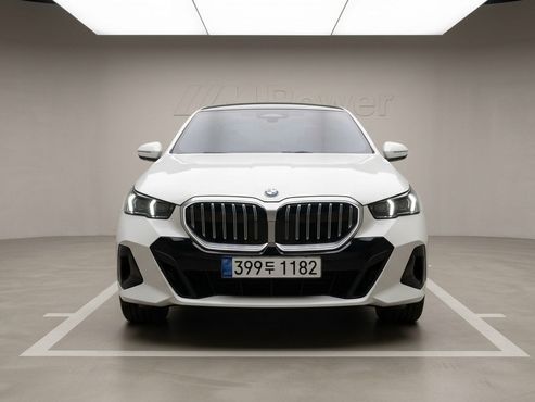 BMW 5-Series 530i xDrive M Sport — пробег 5 450 км — фото 3 из 5