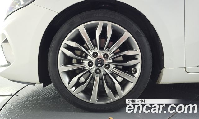 Kia K7 из Кореи Encar