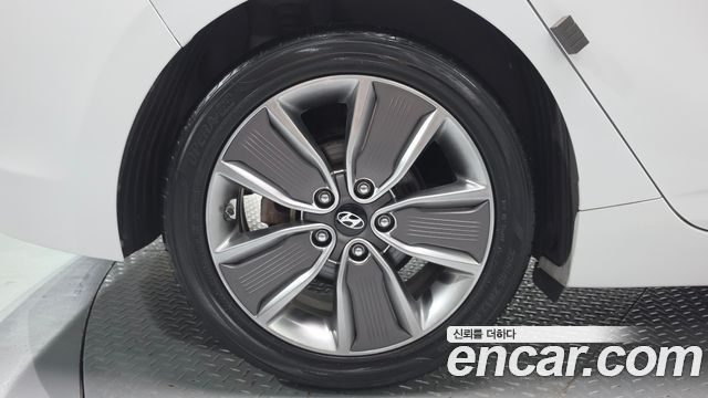 Hyundai Ioniq из Кореи Encar