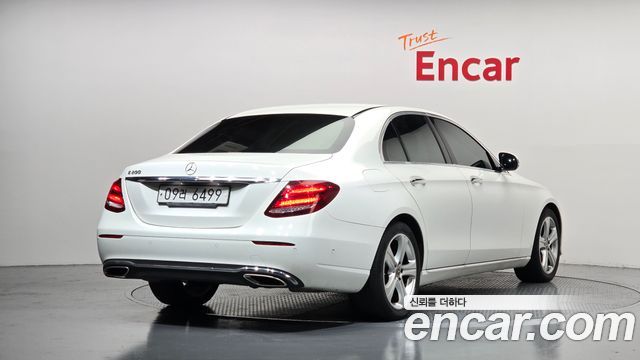 Mercedes-Benz E-Class из Кореи Encar