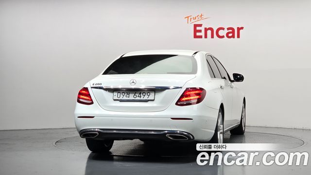 Mercedes-Benz E-Class из Кореи Encar