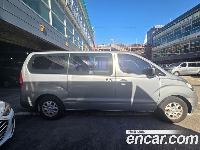 Hyundai Starex 12-Seater Wagon CVX Deluxe — пробег 173 655 км — фото 4 из 5