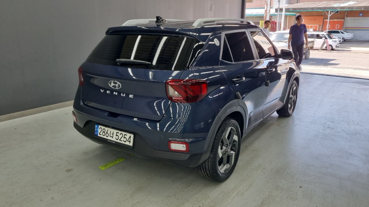 Hyundai Venue 1.6 Flux — пробег 39 048 км — фото 2 из 5