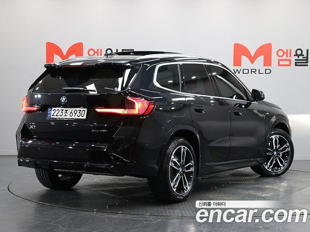 BMW X1 xDrive 20i M Sport — пробег 17 457 км — фото 3 из 5