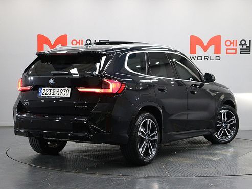 BMW X1 xDrive 20i M Sport — пробег 17 457 км — фото 3 из 5