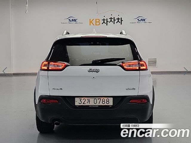 Jeep Cherokee 2.4 Longitude AWD — пробег 113 030 км — фото 3 из 5