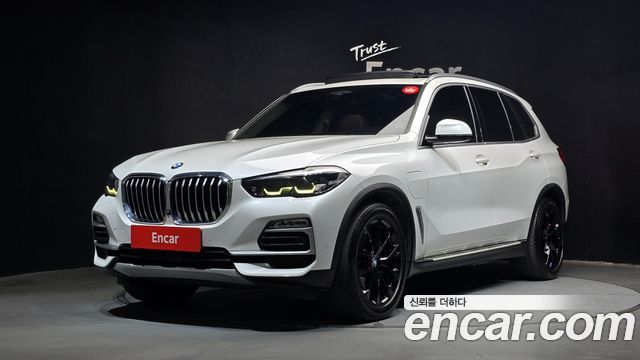 BMW X5 xDrive 45e xLine — пробег 147 030 км — фото 1 из 5