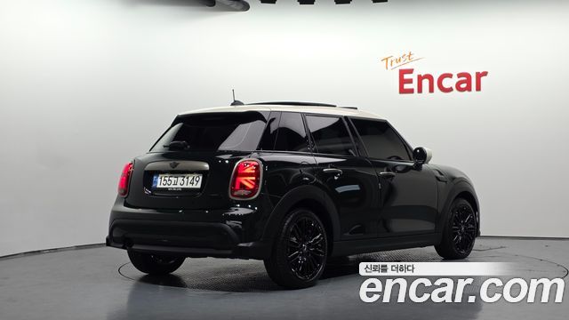 Mini Cooper 5Door Resolute Edition 3rd Gen — пробег 23 118 км — фото 2 из 5