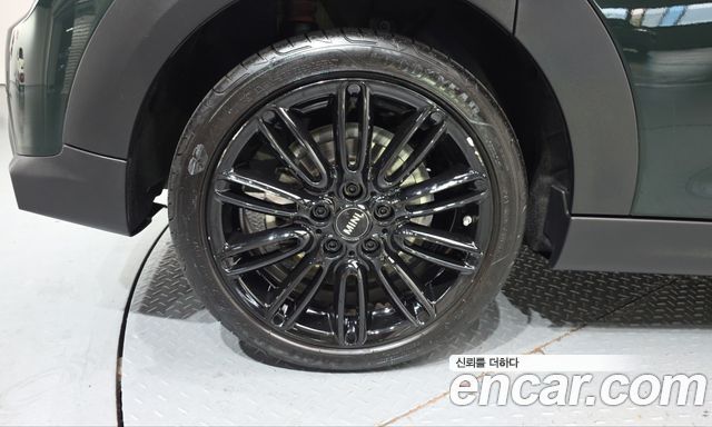 Mini Cooper 5Door Resolute Edition 3rd Gen — пробег 23 118 км — фото 5 из 5