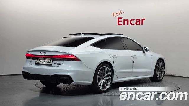 Audi A7 55 TFSI Quattro Premium — пробег 108 786 км — фото 2 из 5
