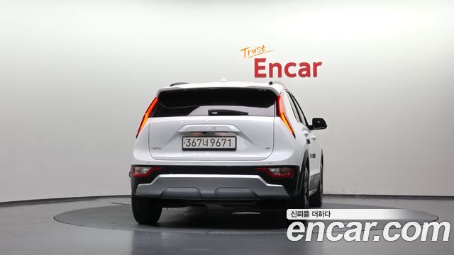 Kia Niro Prestige — пробег 49 142 км — фото 4 из 5