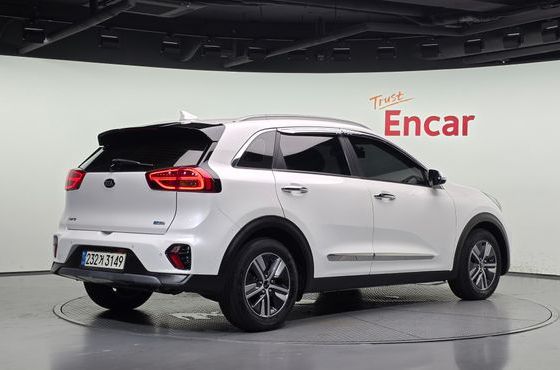 Kia Niro 1.6 HEV Prestige — пробег 93 776 км — фото 2 из 5