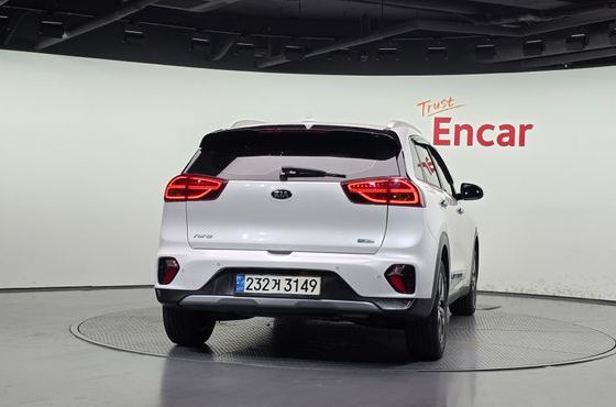 Kia Niro 1.6 HEV Prestige — пробег 93 776 км — фото 4 из 5