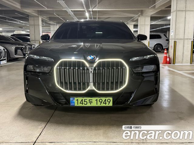 BMW 7-Series 740i xDrive M Sport — пробег 5 017 км — фото 1 из 5