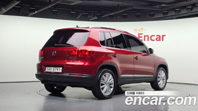 Volkswagen Tiguan 2.0 TDI  Premium 5N — пробег 158 796 км — фото 2 из 5