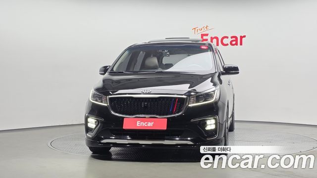 Kia Carnival 9-Seater Prstige — пробег 104 141 км — фото 3 из 5