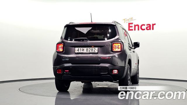Jeep Renegade 2.0 Diesel Tailhawk AWD — пробег 98 570 км — фото 4 из 5