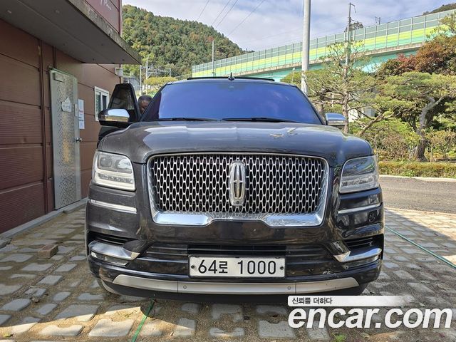 Lincoln Navigator 3.5L (8-Seater) — пробег 99 727 км — фото 2 из 5