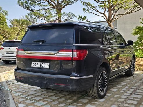 Lincoln Navigator 3.5L (8-Seater) — пробег 99 727 км — фото 4 из 5