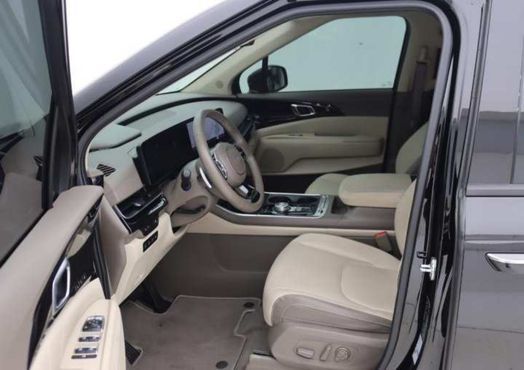 Kia Carnival Gasoline 7-Seater Hi Limousine Signature — пробег 26 826 км — фото 4 из 5