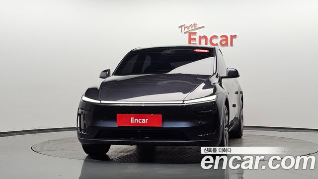 Tesla Model Y Premium RWD — пробег 1 987 км — фото 3 из 5