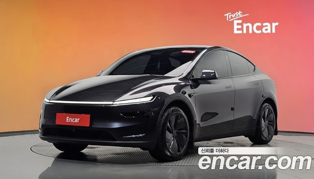 Tesla Model Y Premium RWD — пробег 1 987 км — фото 1 из 5