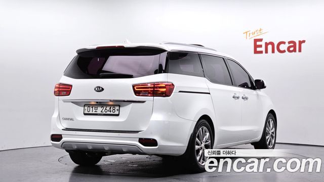 Kia Carnival из Кореи Encar