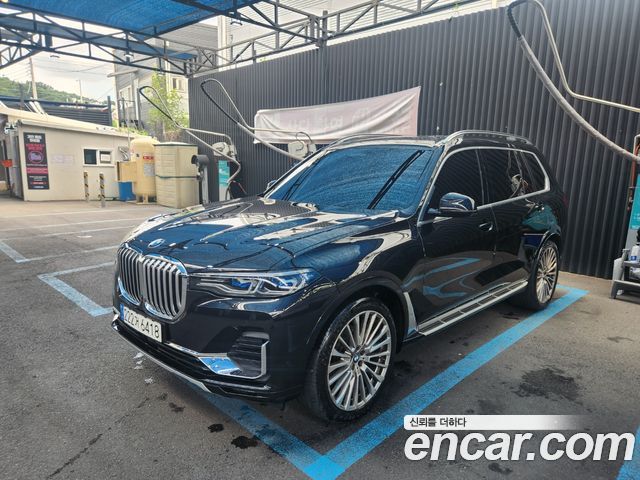 BMW X7 xDrive 40i Design Pure Excellence 7-Seater — пробег 30 000 км — фото 2 из 5