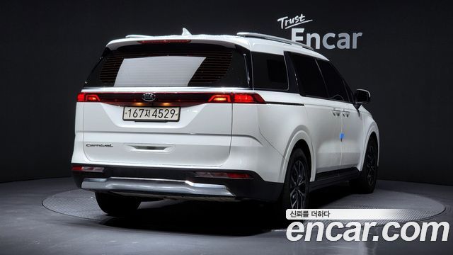 Kia Carnival 9-Seater Signature — пробег 93 600 км — фото 2 из 5