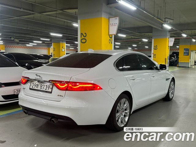 Jaguar XF 25t Portfolio — пробег 84 541 км — фото 4 из 5