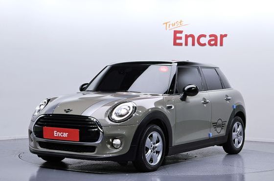 Mini Cooper 5Door Standard 3rd — пробег 55 386 км — фото 1 из 5