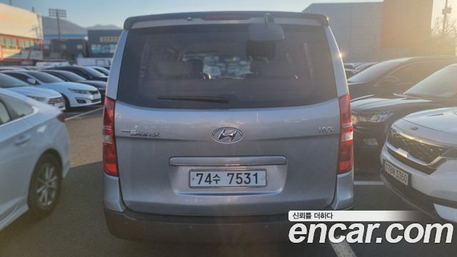 Hyundai Starex 11-Seater Wagon HVX VIP PACK — пробег 127 500 км — фото 2 из 5